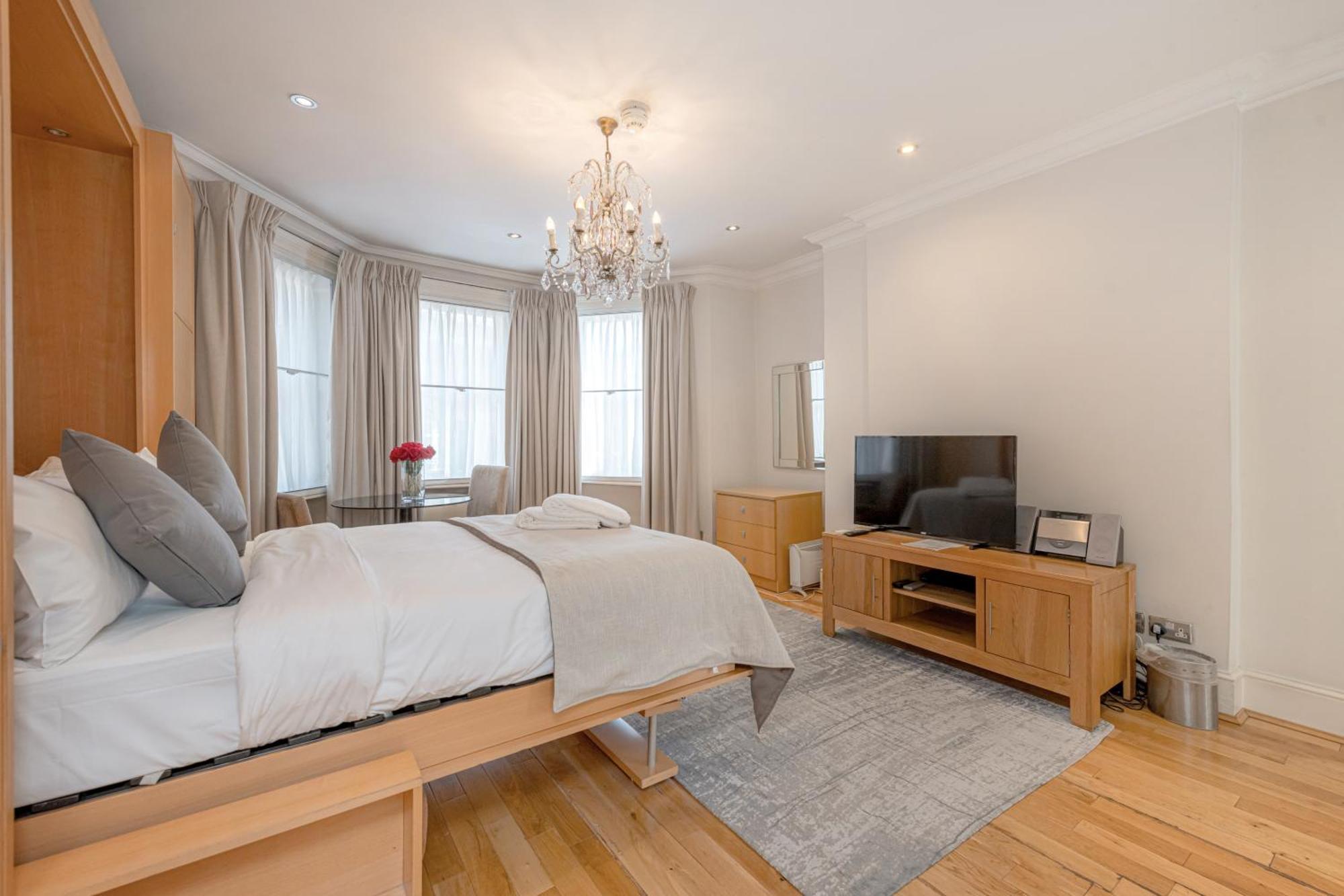 17 Hertford Street London Exterior photo