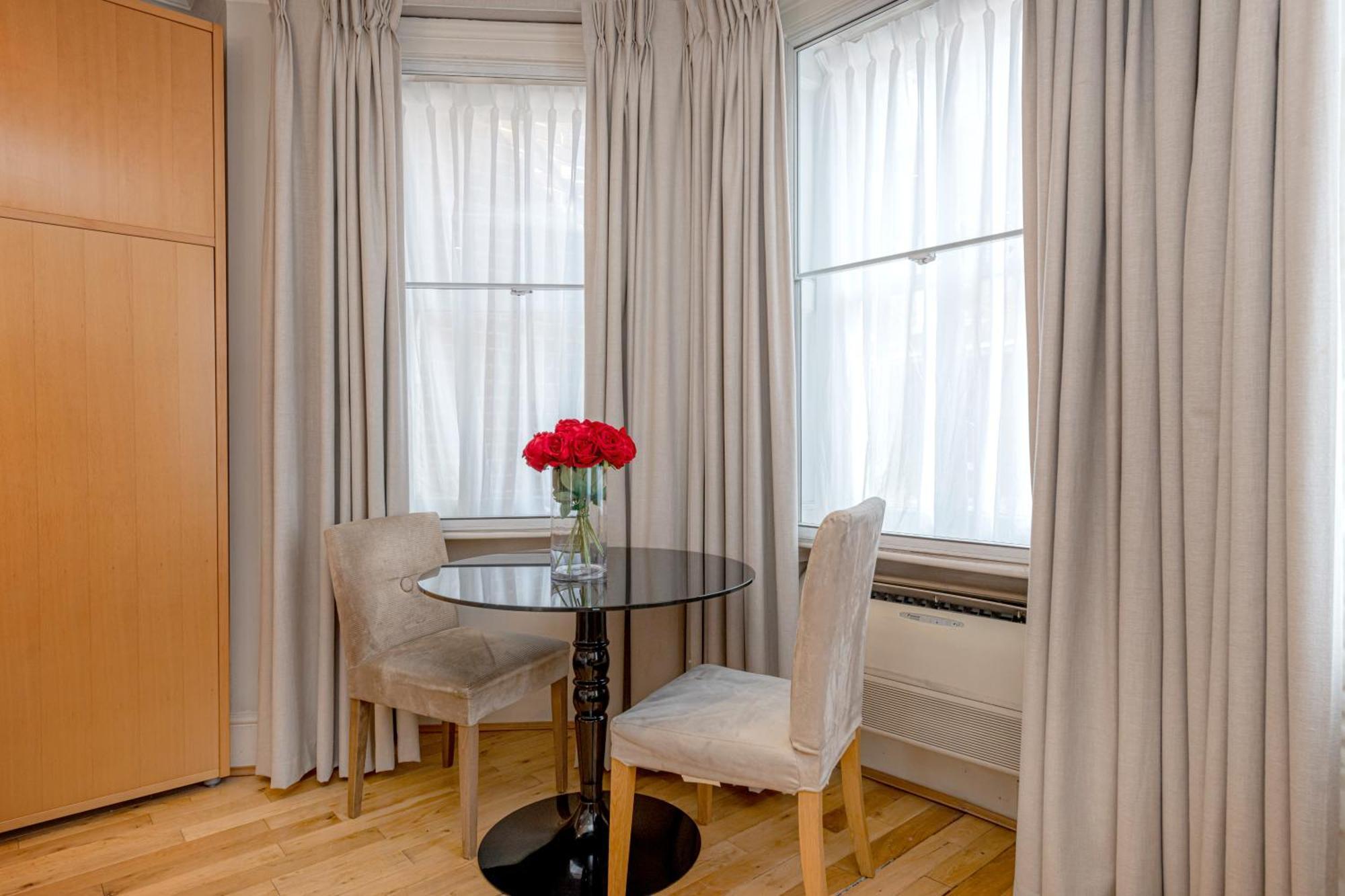 17 Hertford Street London Exterior photo