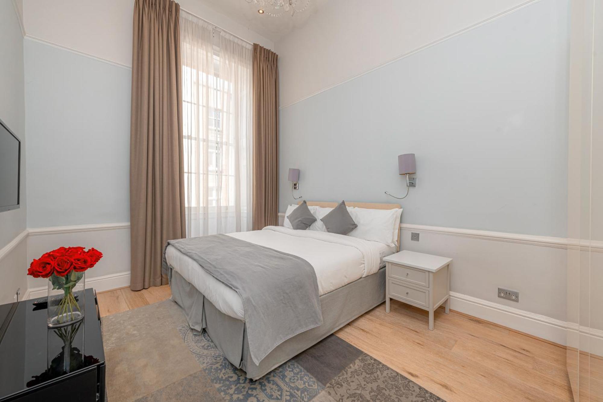 17 Hertford Street London Exterior photo