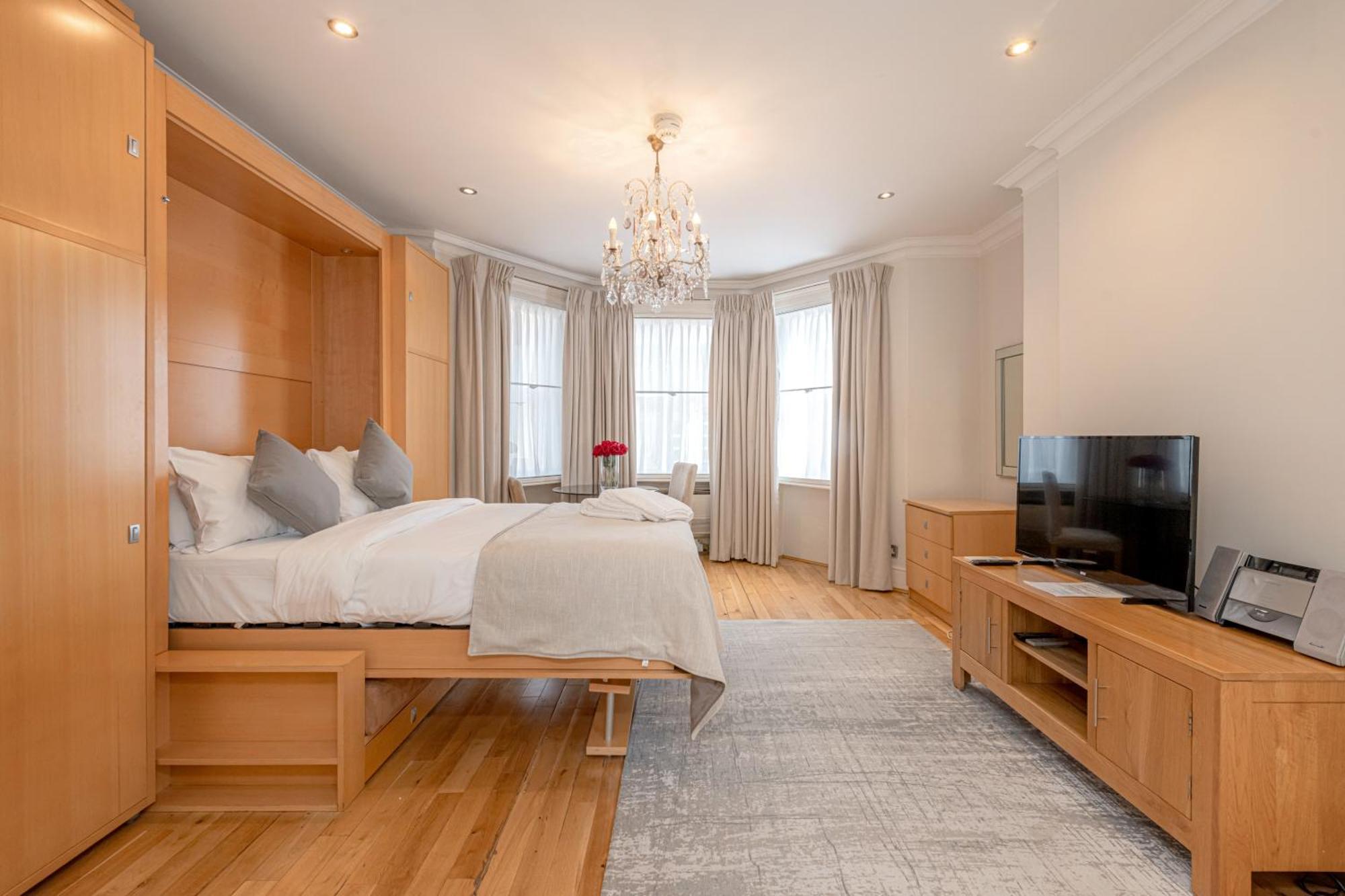 17 Hertford Street London Room photo